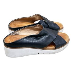 Corso Como Brunna Slip-On leather black with white platform Sandals size 6